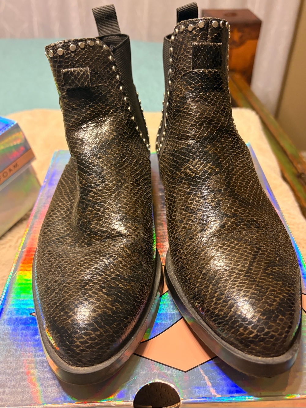 Women's faux snakeskin green and Black Textured Chelsea Boots with Stud Detail